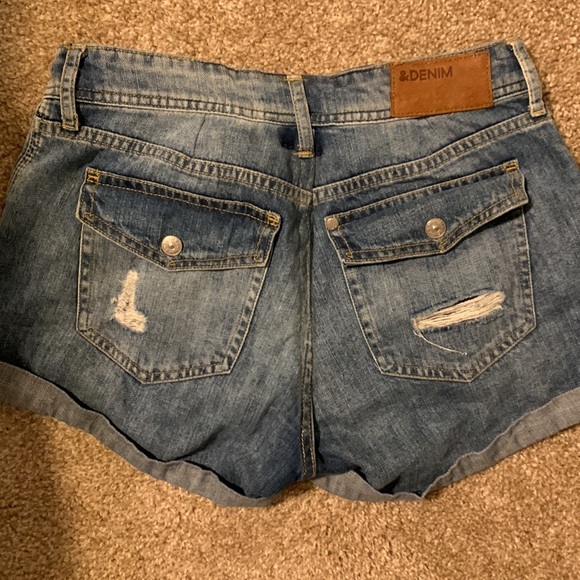 H& M distressed jean shirts size 6 - Picture 2 of 3